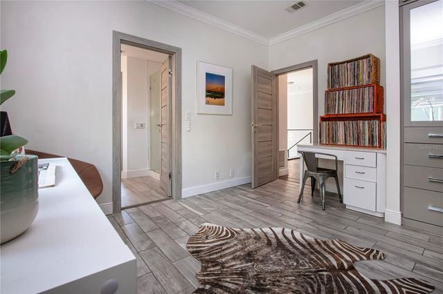 3915 SOMERSET DRIVE 9, Sarasota, FL 34242