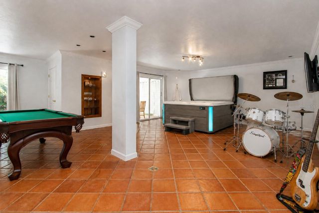 3915 SOMERSET DRIVE 9, Sarasota, FL 34242