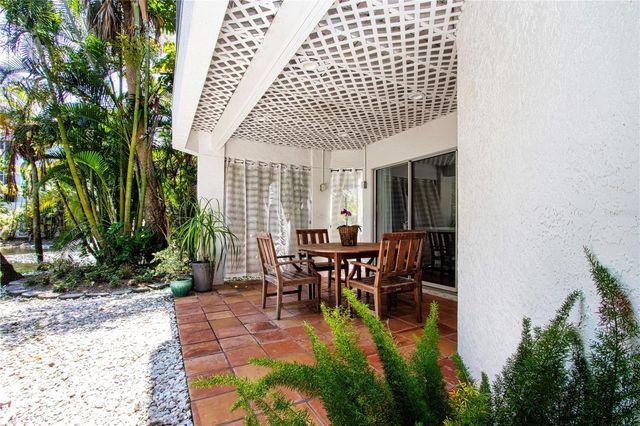 3915 SOMERSET DRIVE 9, Sarasota, FL 34242