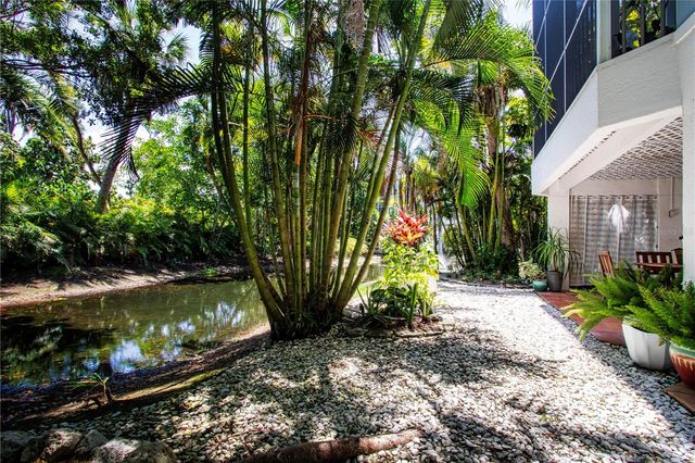 3915 SOMERSET DRIVE 9, Sarasota, FL 34242