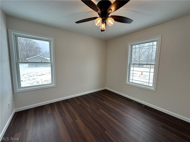 32 Maranatha Drive, Youngstown, OH 44505