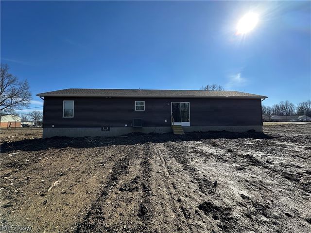 32 Maranatha Drive, Youngstown, OH 44505