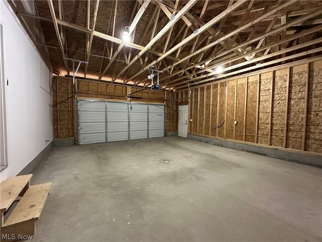 32 Maranatha Drive, Youngstown, OH 44505