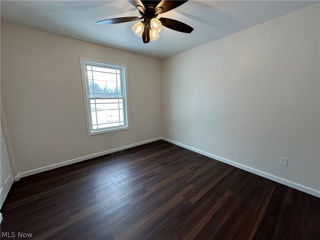 32 Maranatha Drive, Youngstown, OH 44505