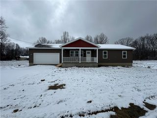 32 Maranatha Drive, Youngstown, OH 44505