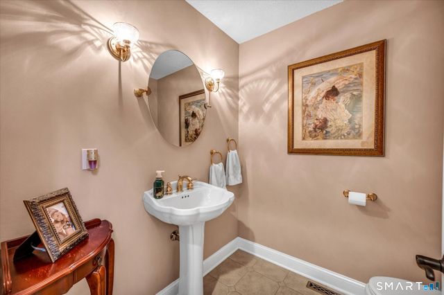 33 Wilcox Lane, Portland, CT 06480