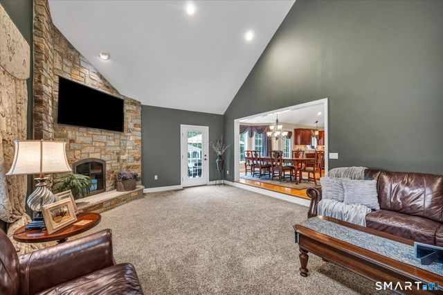 33 Wilcox Lane, Portland, CT 06480