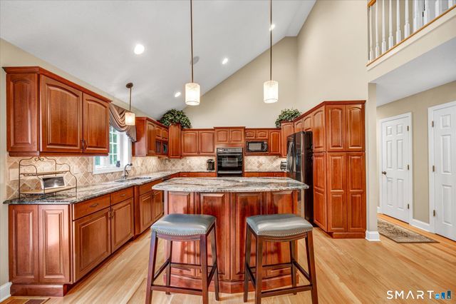 33 Wilcox Lane, Portland, CT 06480