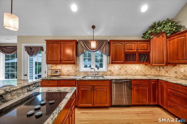 33 Wilcox Lane, Portland, CT 06480