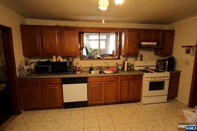 119 Pacific Street, Newark, NJ 07105