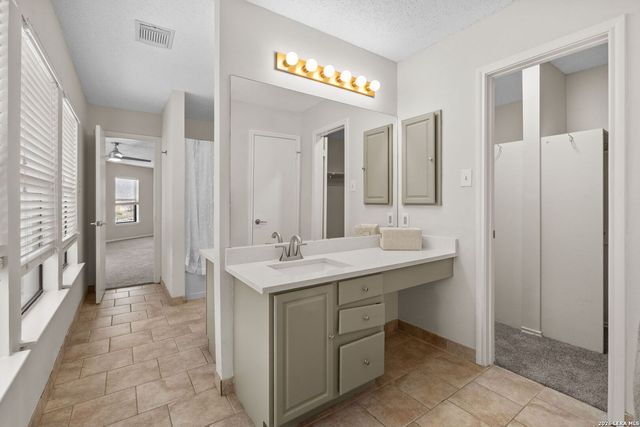 7051 Shadow Run, San Antonio, TX 78250