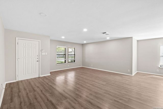 7051 Shadow Run, San Antonio, TX 78250