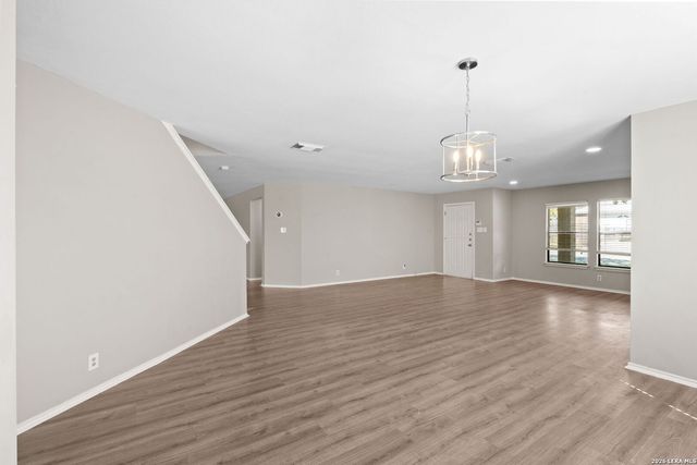 7051 Shadow Run, San Antonio, TX 78250