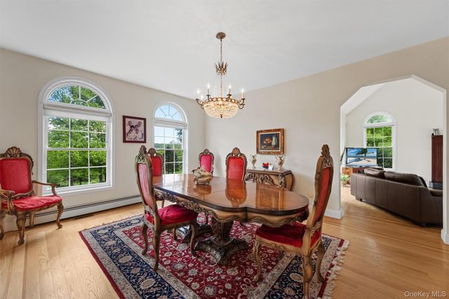 20 Goshen Road, Chester, NY 10918