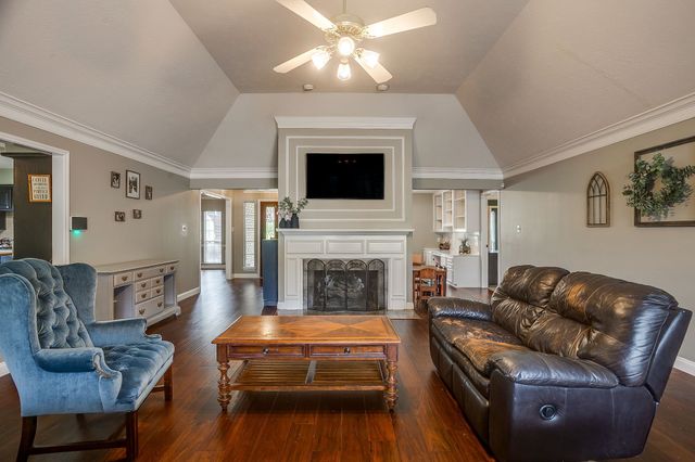 5136 Golden Lane, Fort Worth, TX 76123