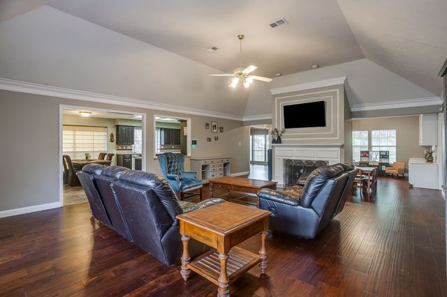 5136 Golden Lane, Fort Worth, TX 76123