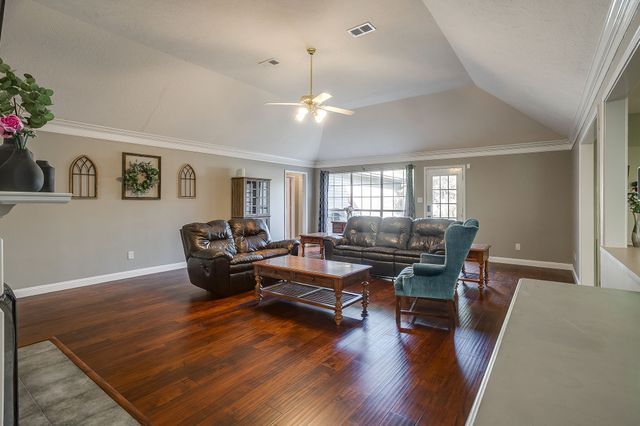 5136 Golden Lane, Fort Worth, TX 76123