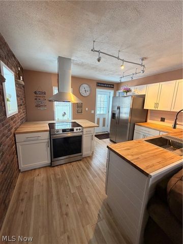 1397 Brandy Lane, West Salem, OH 44287