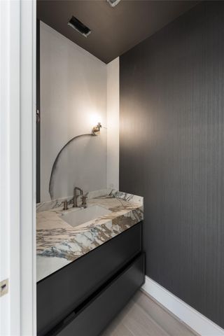 4923 Mimosa Street, Bellaire, TX 77401