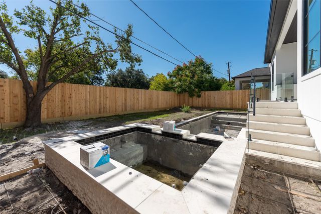 4923 Mimosa Street, Bellaire, TX 77401