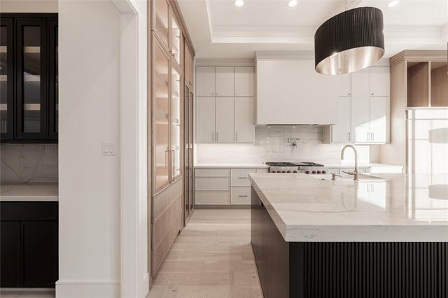 4923 Mimosa Street, Bellaire, TX 77401