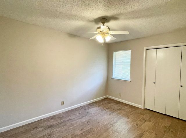 906 Acorn Oaks DR, Austin, TX 78745
