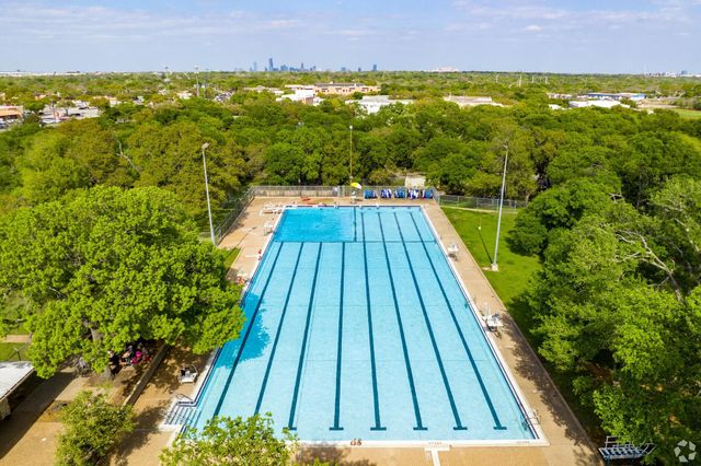 906 Acorn Oaks DR, Austin, TX 78745