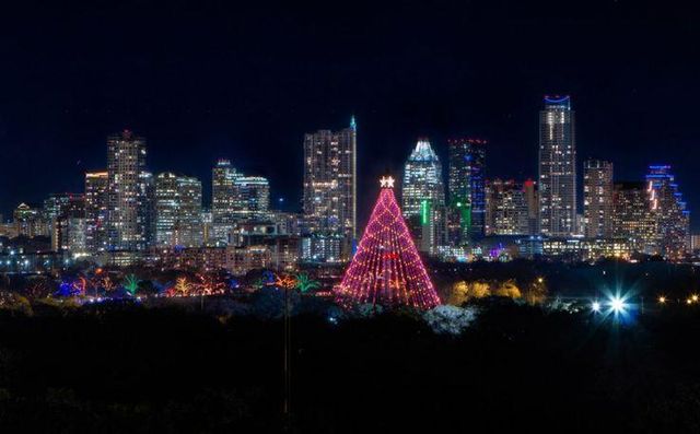906 Acorn Oaks DR, Austin, TX 78745