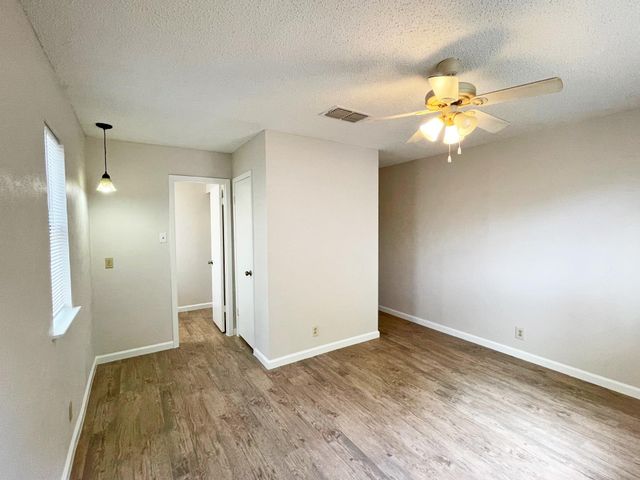 906 Acorn Oaks DR, Austin, TX 78745
