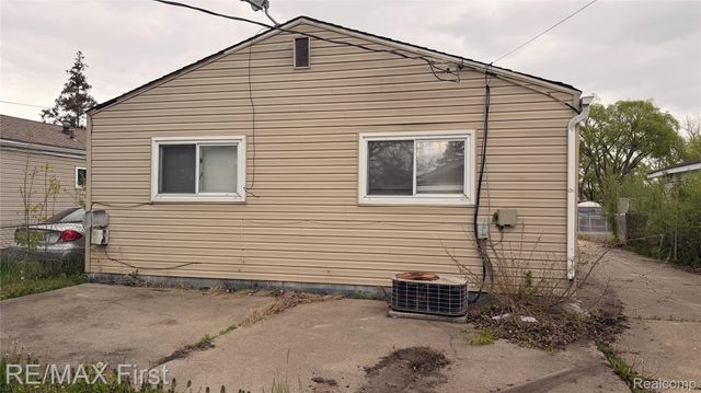 2184 Garrick Avenue, Warren, MI 48091