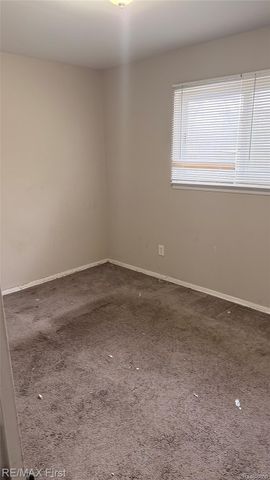 2184 Garrick Avenue, Warren, MI 48091