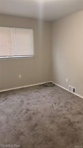 2184 Garrick Avenue, Warren, MI 48091