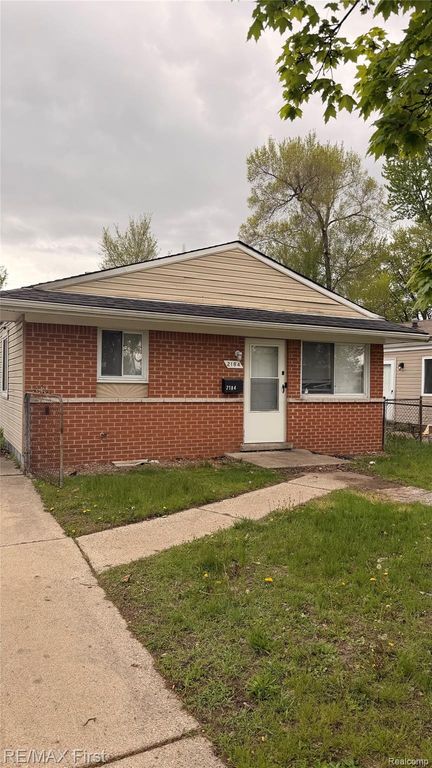 2184 Garrick Avenue, Warren, MI 48091