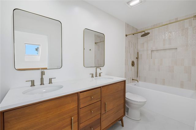 57 Clinton Street 57C, Newport, RI 02840