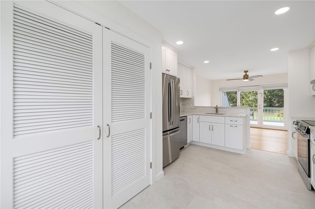 57 Clinton Street 57C, Newport, RI 02840