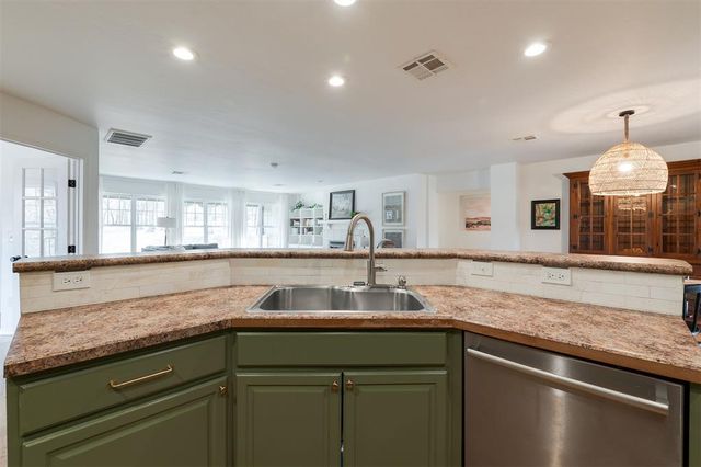 3101 E 44th Street, Edmond, OK 73013