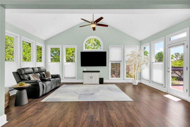 136 Helmswood Circle SW, Marietta, GA 30064