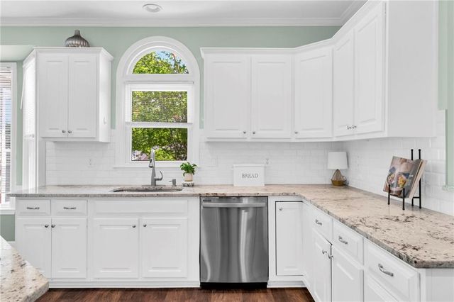 136 Helmswood Circle SW, Marietta, GA 30064