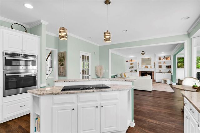 136 Helmswood Circle SW, Marietta, GA 30064