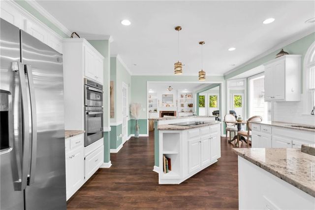 136 Helmswood Circle SW, Marietta, GA 30064