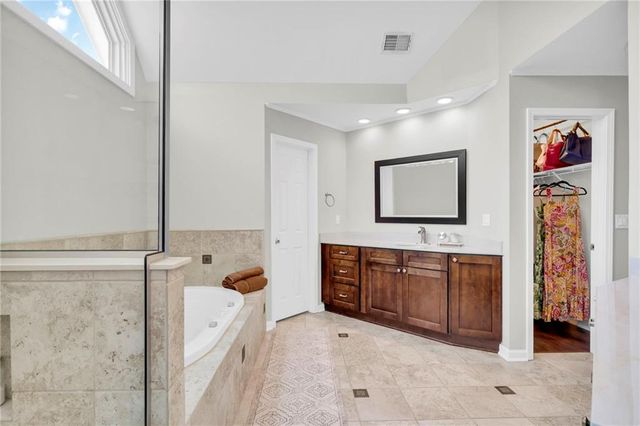 136 Helmswood Circle SW, Marietta, GA 30064