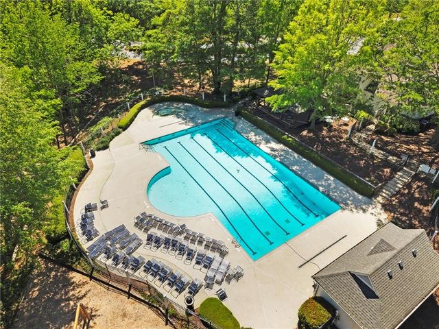 136 Helmswood Circle SW, Marietta, GA 30064