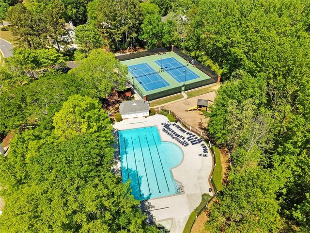 136 Helmswood Circle SW, Marietta, GA 30064