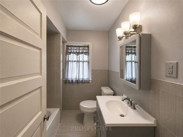 1122 Ohio Ave, Midland Boro, PA 15059
