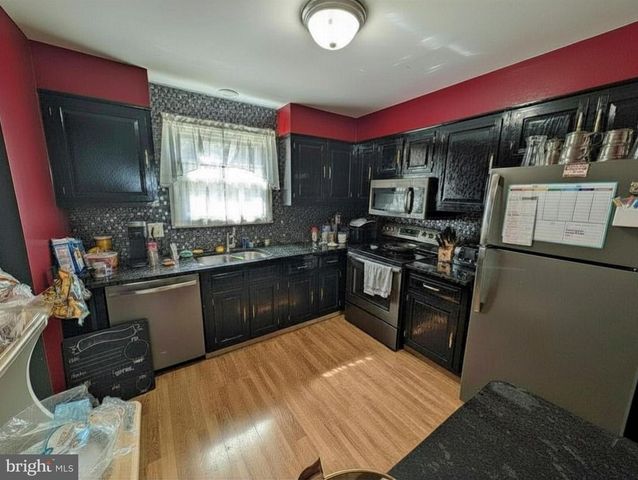 1909 CRICKLEWOOD CV, Fogelsville, PA 18051