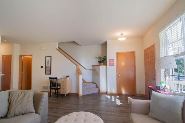 602 Hunter Oaks BOULEVARD, Watertown, WI 53094