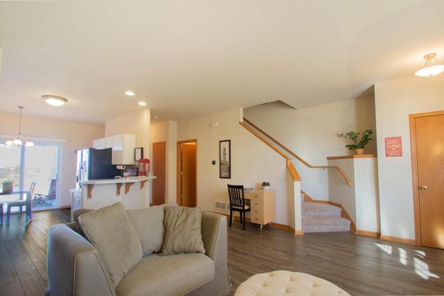 602 Hunter Oaks BOULEVARD, Watertown, WI 53094