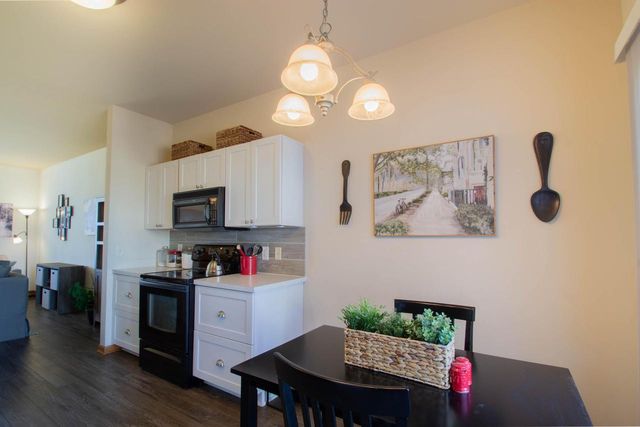 602 Hunter Oaks BOULEVARD, Watertown, WI 53094