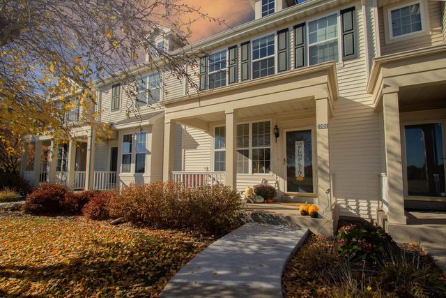 602 Hunter Oaks BOULEVARD, Watertown, WI 53094