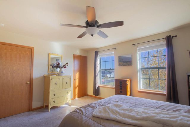 602 Hunter Oaks BOULEVARD, Watertown, WI 53094